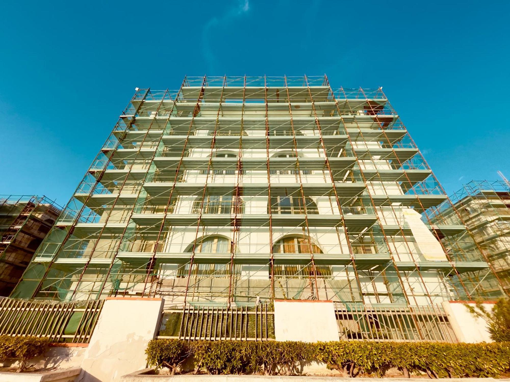 Athena Sea Front Apartment, Parking & Pool Lago Patria Ngoại thất bức ảnh